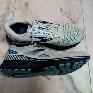 Wms Brooks adrenaline 23. Sz 9.